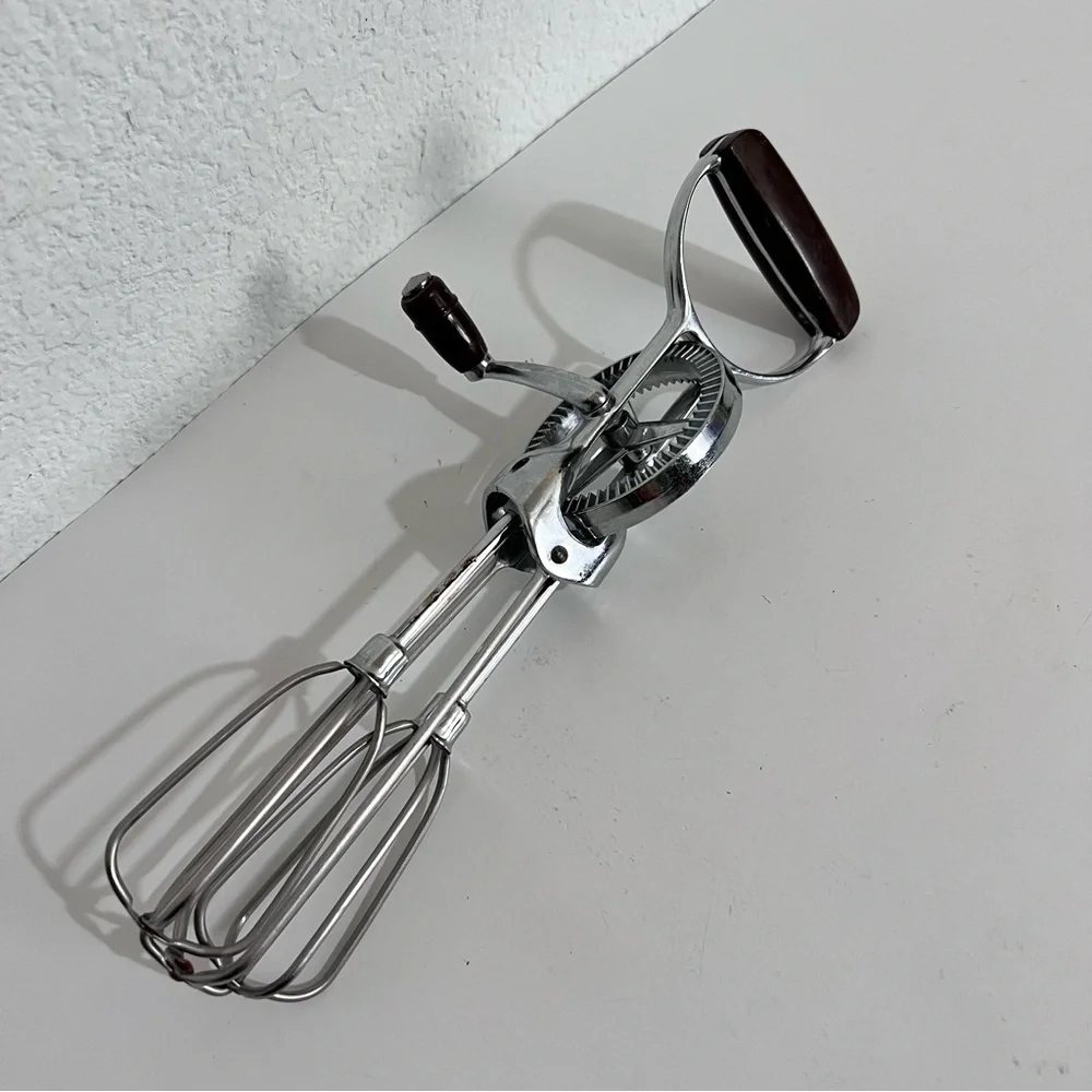 Vintage Classic Stainless Steel Hand Crank Mixer Egg Beater